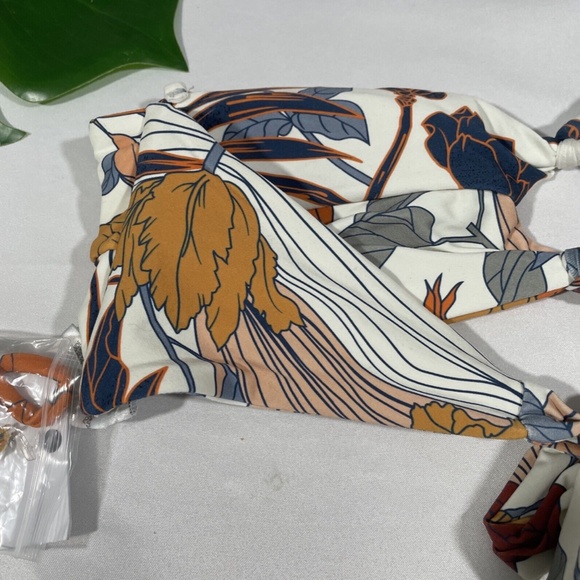 NEW‎ O'Neill [ Medium ] Corinna Floral Print Knot Bandeau Bikini Top - Picture 9 of 12